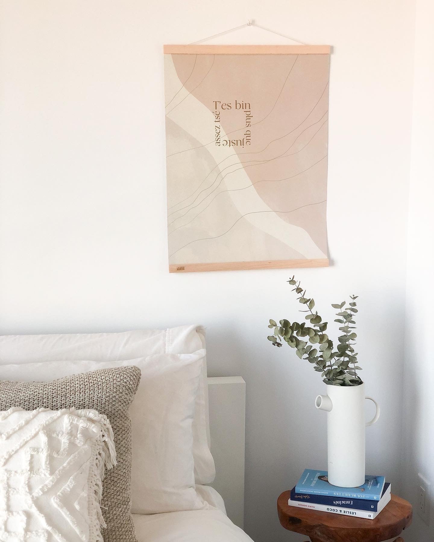 Magnetic frame